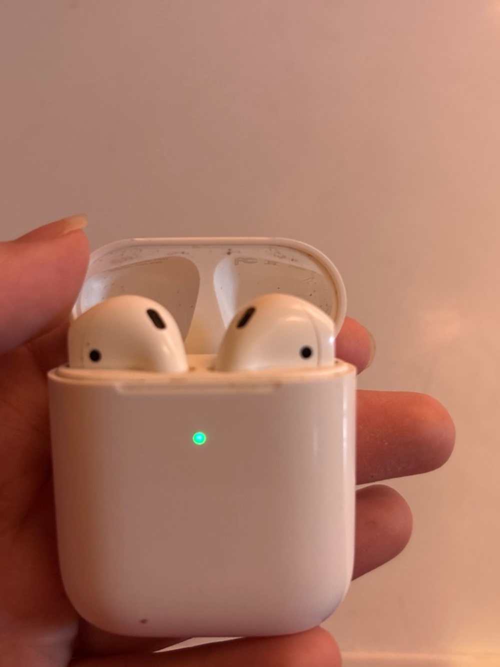 AirPods - Picture 3 of 3